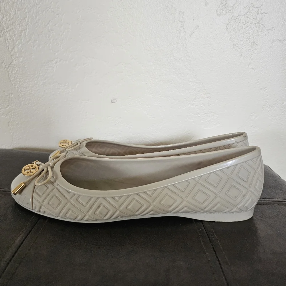 Tory Burch Jelly Taupe Bow‎ Tie Golden Logo Accents Rubber Ballet Flats Sz 6M